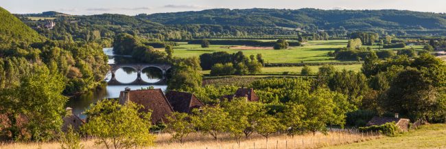 14984-france-Dordogne-La-Dordogne-et-le-chateau-des-Milandes-du-hameau–Le-Pech–Saint-Vincent-de-Cosse-panorama-sentucq.h