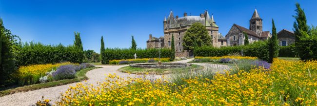 15034-france-Dordogne-Jardins-du-chateau-de-Jumilhac-dominant-de-50-metres-l-Isle-panorama-sentucq.h