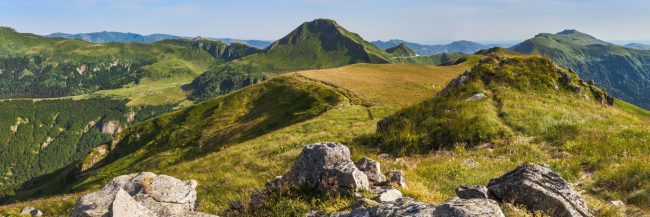 15063-france-Cantal-Le-Puy-Mary-depuis-le-Puy-de-la-Tourte-panorama-sentucq.h