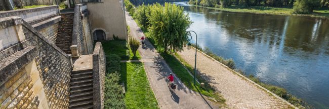 15192-france-Gironde-A-bicyclette-sue-les-quais-de-Pessac-sur-Dordogne-panorama-sentucq.h