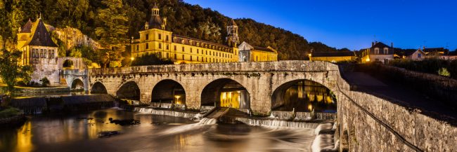 15023-france-Dordogne-Pont-Coude-sur-la-Dronne-pavillon-Renaissance-et-abbaye-de-Brantome-panorama-sentucq.h